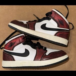 Air Jordan 1 Mid Chicago 'Wear Away' Bred Black Sneaker, Size 2Y